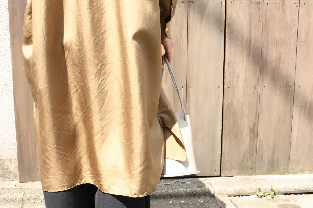 COMOLI SILK SHIRT DRESS OCHIAI