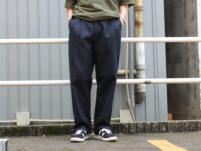 UNIVERSAL PRODUCTS “2 TUCK WIDE CHINO” - 1LDK annex