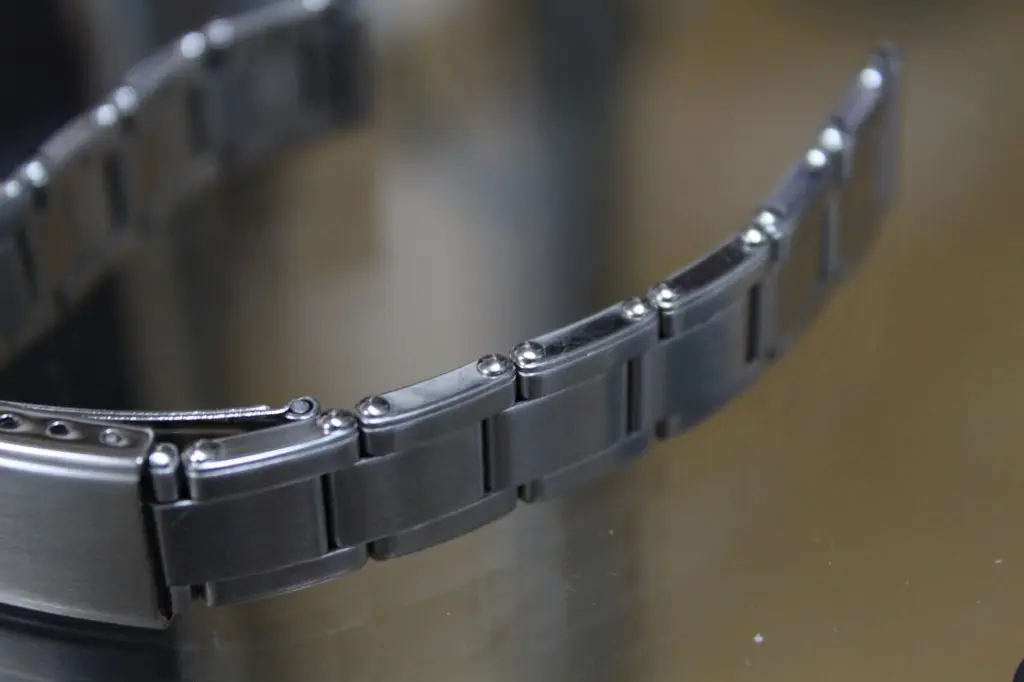 VAGUE WATCH CO. STAINLESS BELT