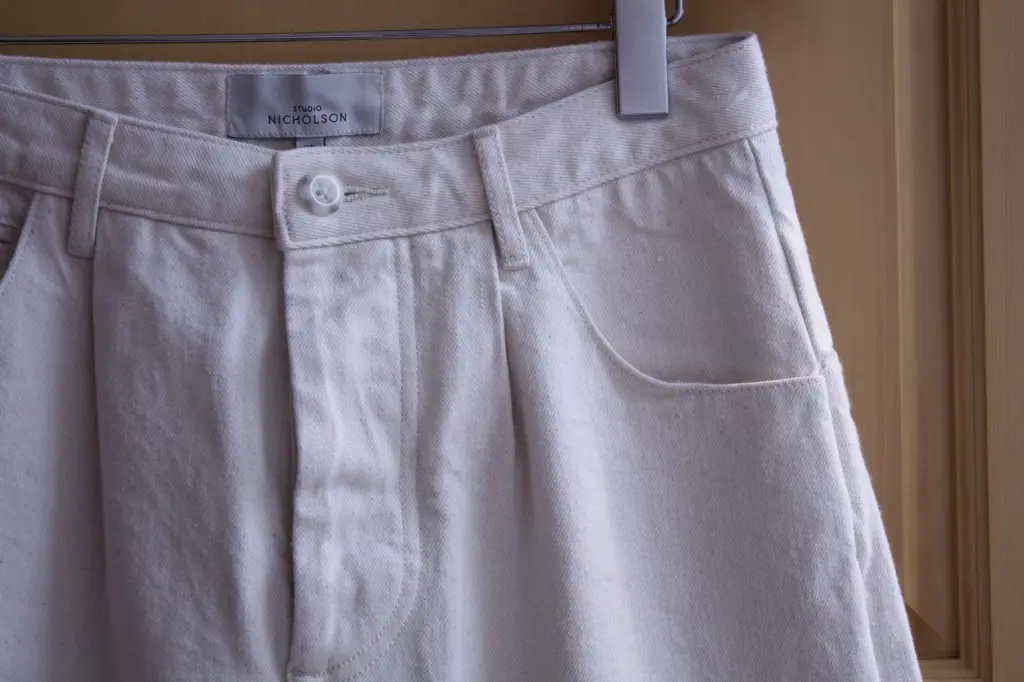 STUDIONICHOLSON PLEAT FRONT DENIM PANT
