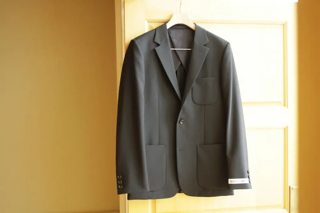 UNIVERSAL PRODUCTS TROPICAL WOOL TWILL 3B TAILORED JACKET