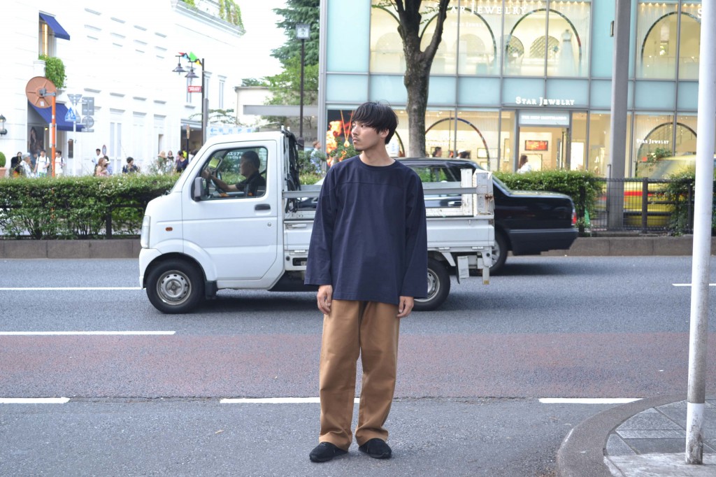 comoli 22aw フットボールTシャツ Navy size2-