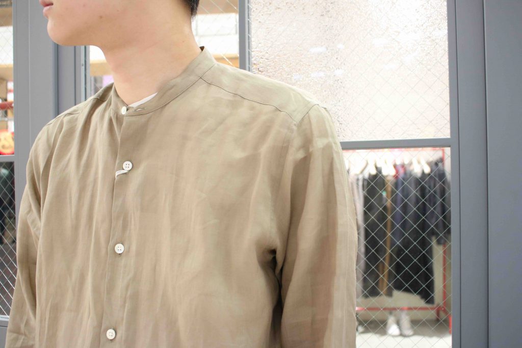 AURALEEのBAND COLLAR SHIRT